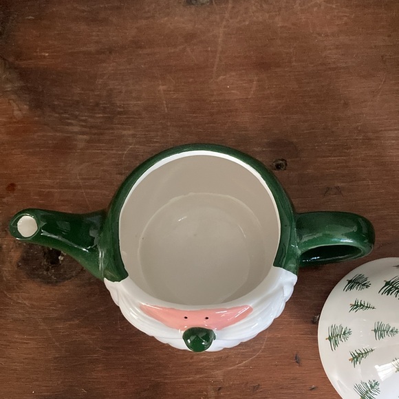NWT- Stunning 16oz- 2 Piece-Green Gnome- White Hat Lid w/ Green 🌲 Ceramic Teapot - Picture 10 of 16